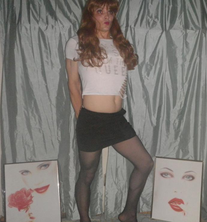 Do you think guys look good/sexy when wearing girl clothes?