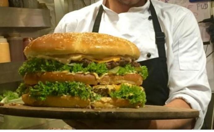 Which would you rather have? A giant lobster or a giant cheeseburger?
