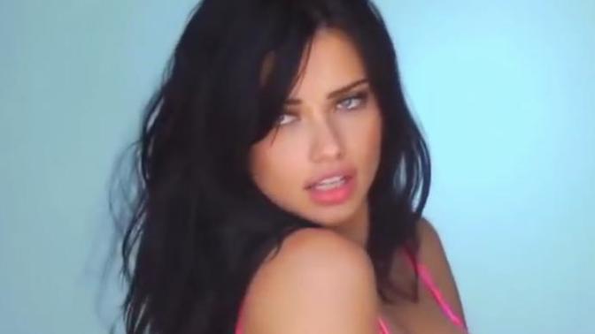 Adriana lima: dark or light hair?
