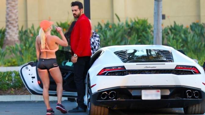 Do you think you would fall for a “gold digger prank”?
