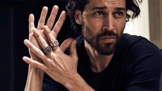 Women, do you like a guy wearing jewelry?