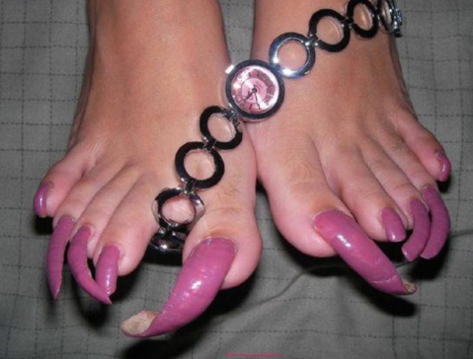 Girls, Do you prefer long toenails, or short?