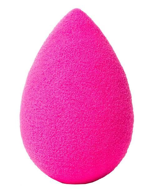 Was thinking bout buying a makeup sponge for a Christmas present. Wanted to know what ones better in your opinion? What makeup sponge do you use?
