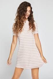 I have a step daughter who is 14 she wants me to help her pic her outfit for her first date should it be casual ? Or sexy ??
