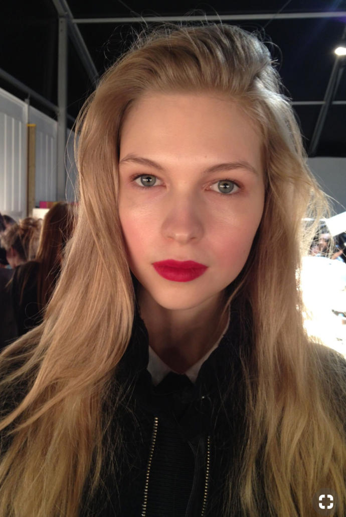 Girls, Which red lip look ?