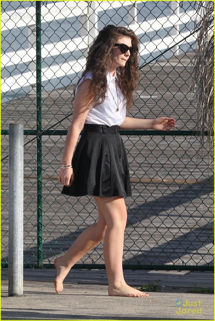 Are not slim legs a turnoff in women? Do you find them unattractive?