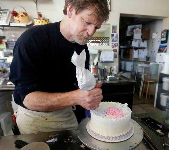 Should Christian bakeries be forced to make gay wedding cakes?
