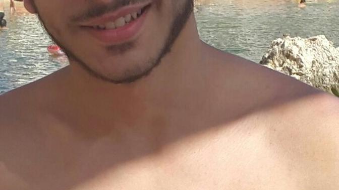 Girls, What do you rate this guy attractiveness?