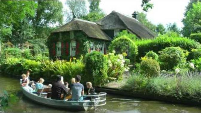 Would you want to visit Giethoorn?
