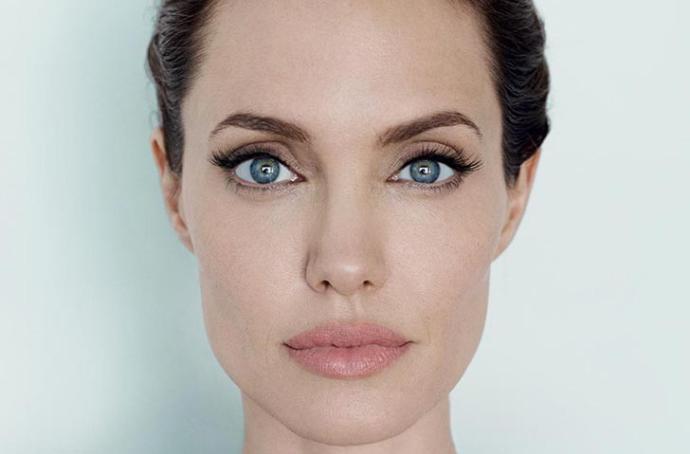 Do you prefer big/full looking lips or small lips??