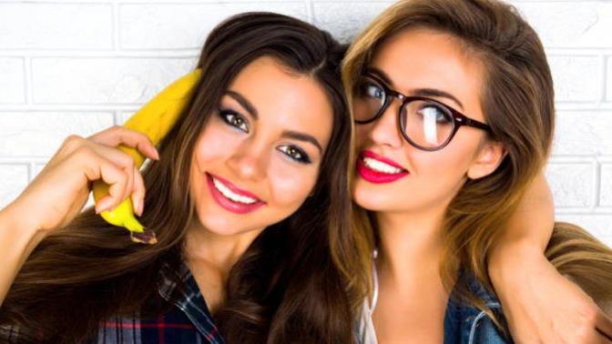 Is it easier to make friends with someone of the same sex or opposite gender?