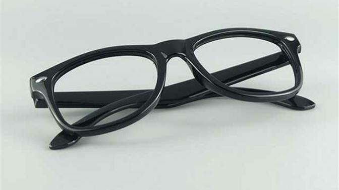 People with glasses: Are you useless without your glasses on/contacts in?