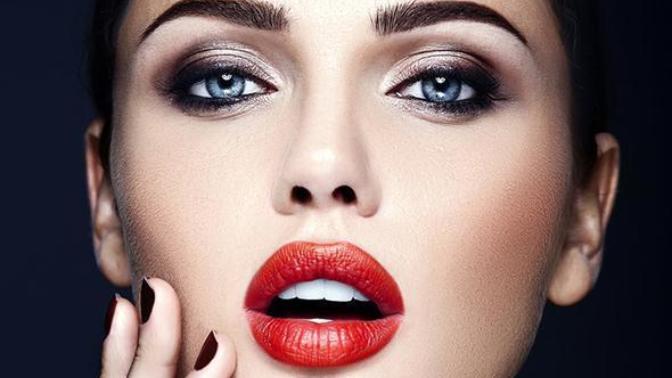 Guys, is it true that red lipstick on a woman is attractive?