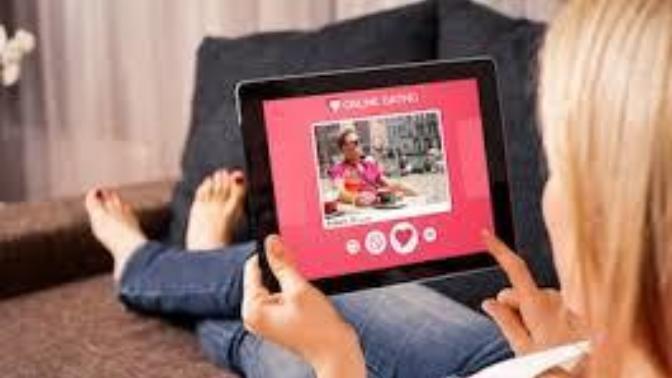 What do you look for when reading a persons profile and a dating site/app?