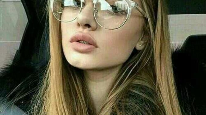 Do you think it's cute when girls wear fake glasses?