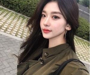 Would you find a physically feminine girl with psychic masculine traits attractive?
