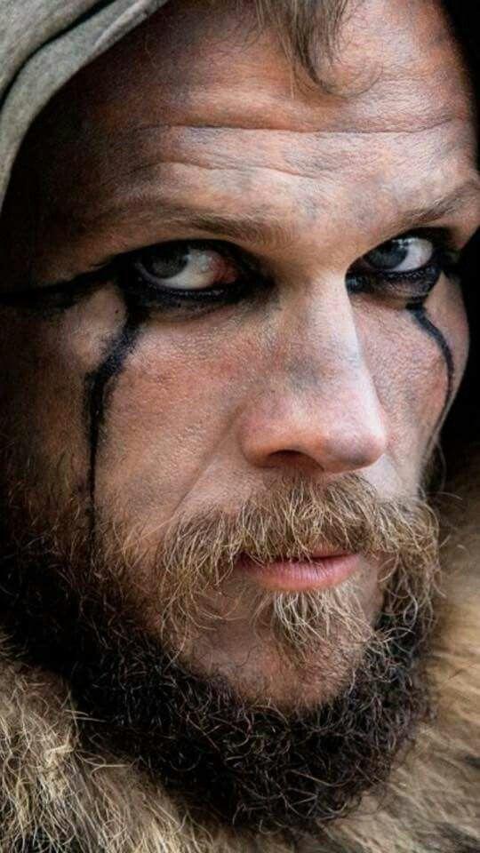 Guys: do you think guys wearing makeup looks gay?