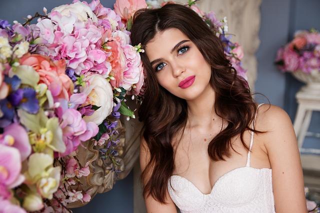 Russian Women vs Ukrainian Women: Which of these two group of Eastern European women do you find more attractive/beautiful on average?