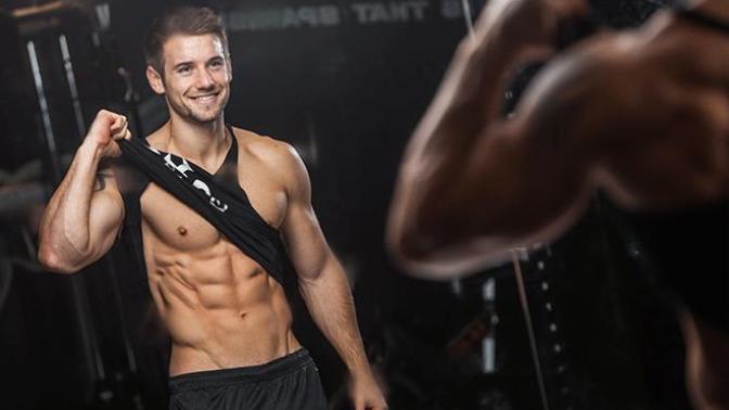 Does a guy's body really matter to girls?