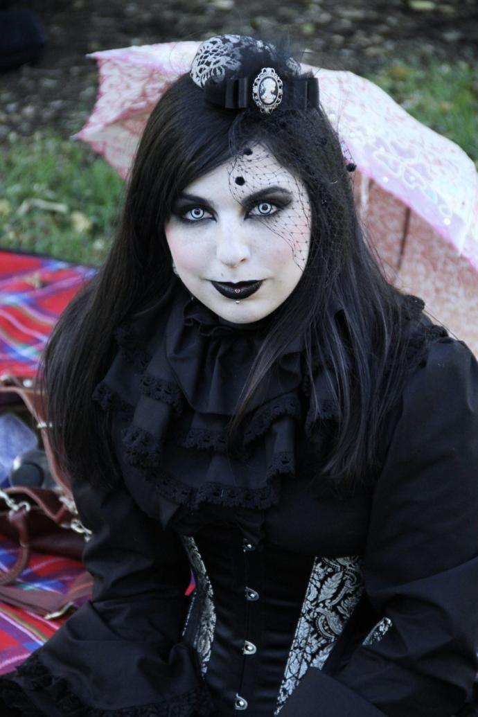 Do you think Alternative/Goth girls are attractive?