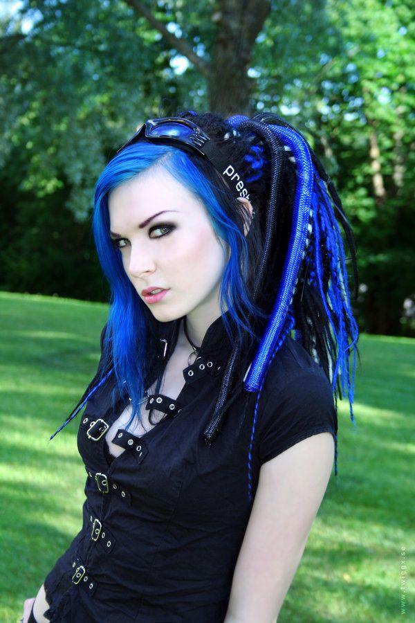 Do you think Alternative/Goth girls are attractive?