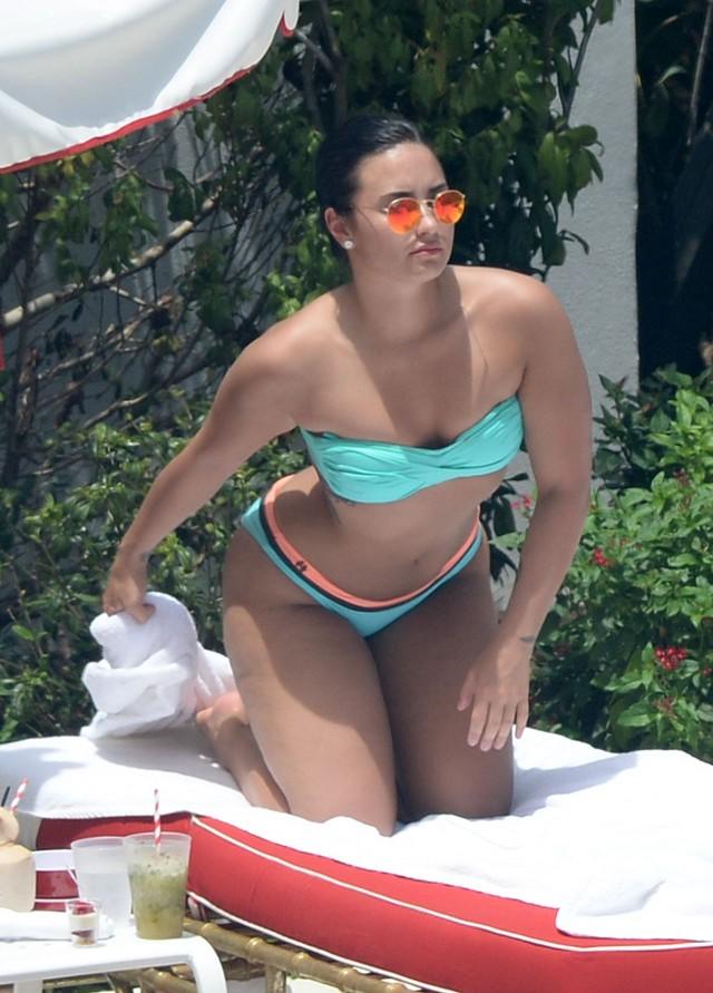 Victoria secret model body type vs Kardashian body type?