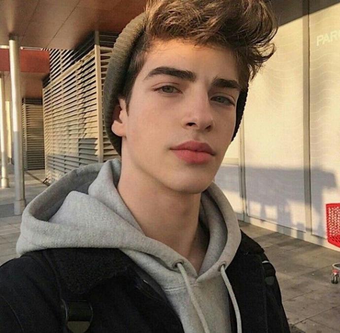 Any of you girls attracted to pretty boys?