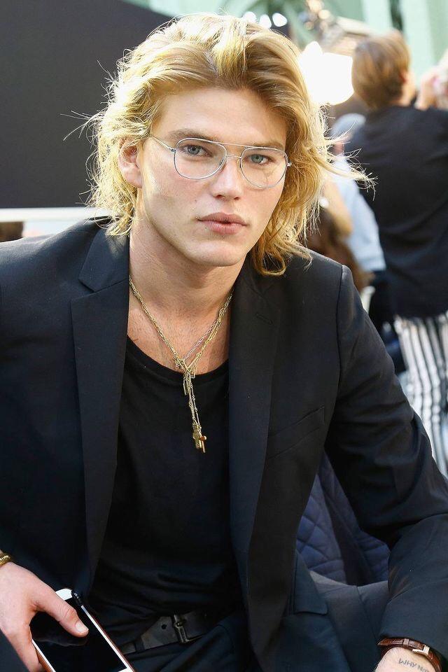 Do you think that Jordan Barrett would be amazing to play the role of ash lynx if banana fish turn into a movie?