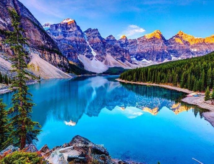 When choosing a vacation destination, what do you like more, natural or architectural beauty? 