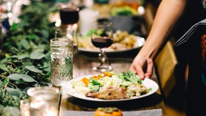 Would you rather have an intimate dinner or lavish dinner party?
