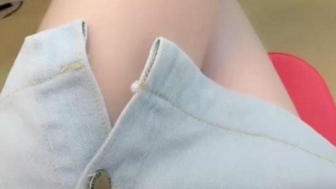 Girls, Survey for girls about “skirt”?