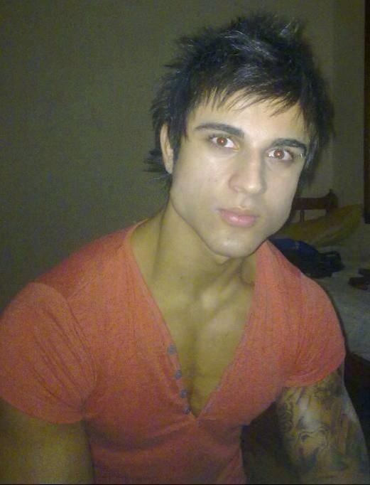 Ladies, are these jawlines attractive?