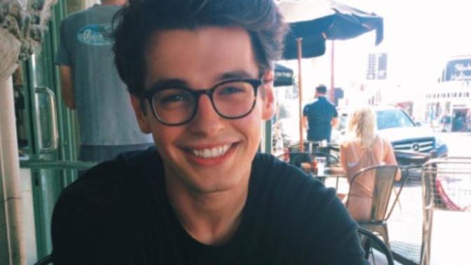Girls, Ladies, which of these men would you rather date by looks?