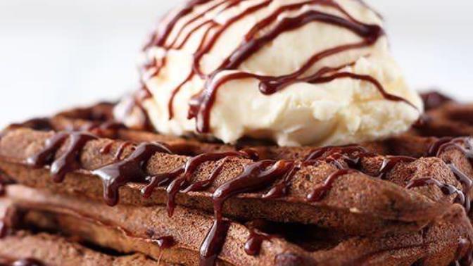 What's your favorite thing to eat with ice cream?
