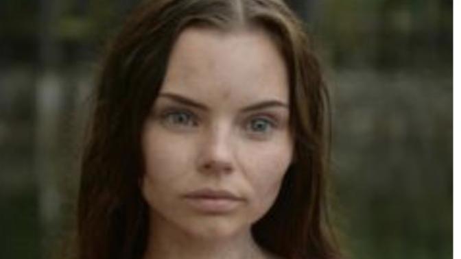 Is this actress from siren pretty?