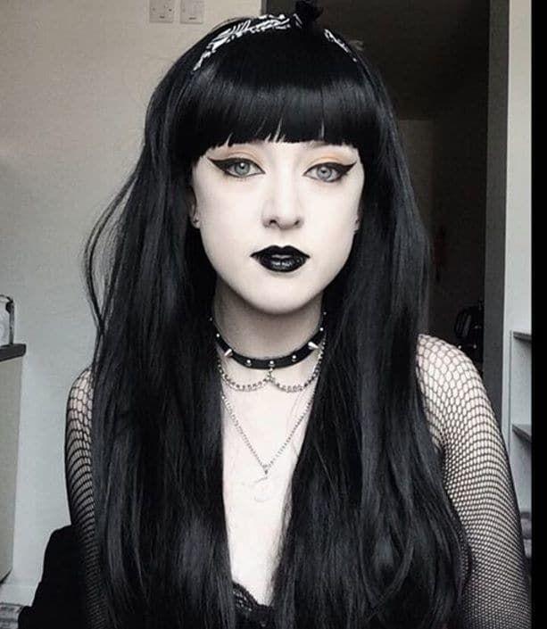 What color should I dye my hair?