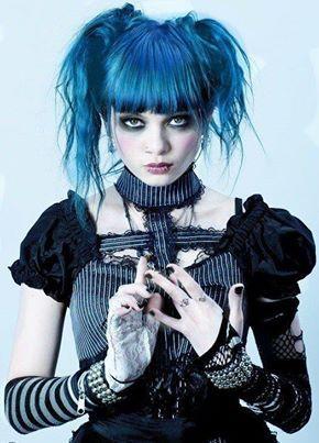 What color should I dye my hair?