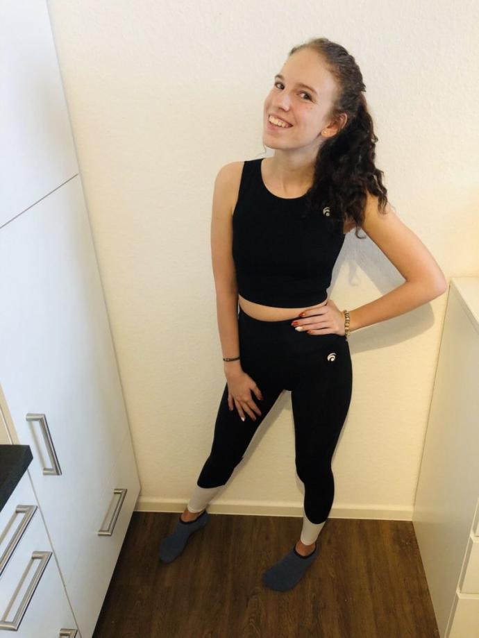 22-year-old woman kicked out of gym over 'revealing' crop top that 'distracted' men. Opinions?