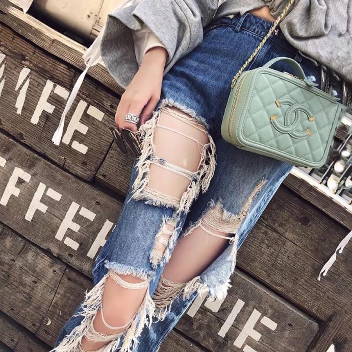 What is your opinion about ripped jeans?
