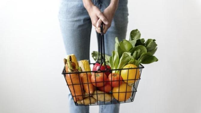 If your girlfriend/boyfriend was/became vegan, would you switch too?