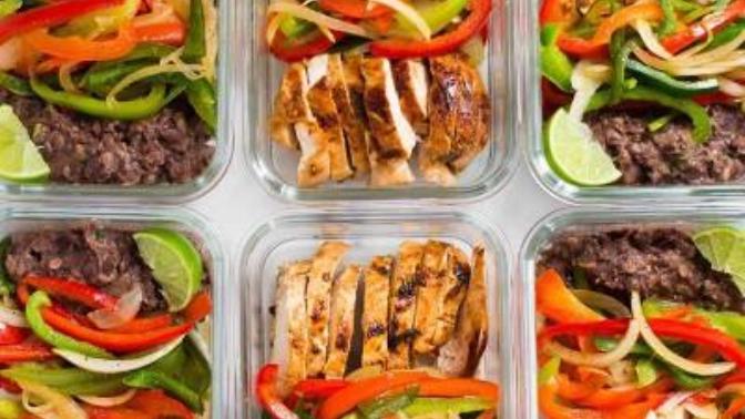 What meals have 900 calories?