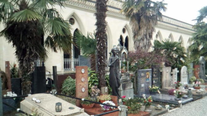Do you think graveyards and necropolises can be beautiful places?