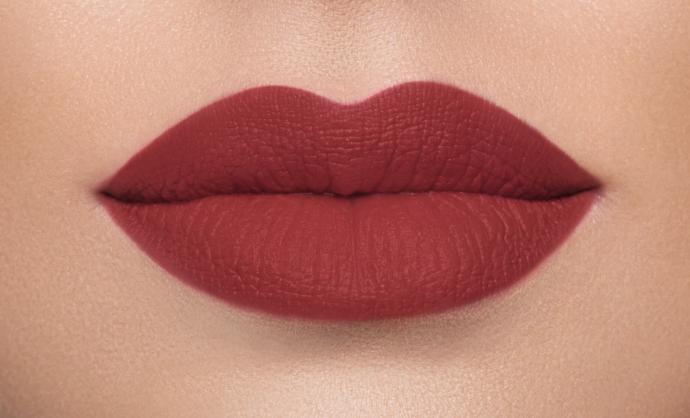 Lipstick: matte or glossy?