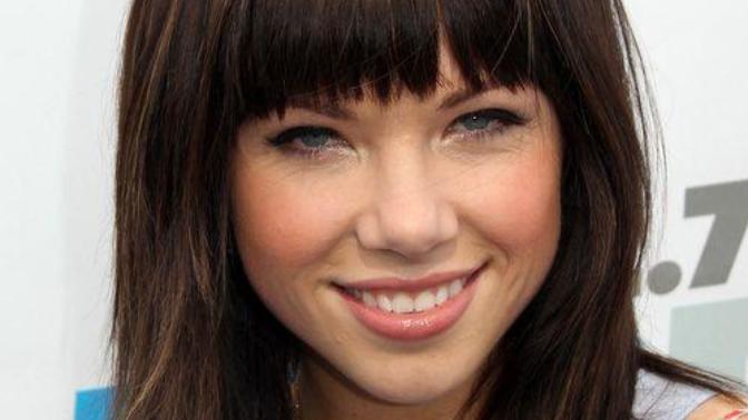 Are blunt bangs attractive on the right woman?