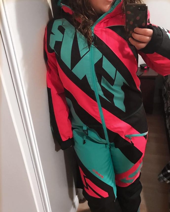 Would you say it's embarrassing if I wear a snowsuit casually to the mall?
