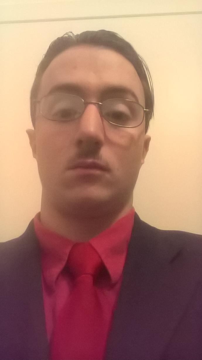 Does wearing glasses make a person look hotter?