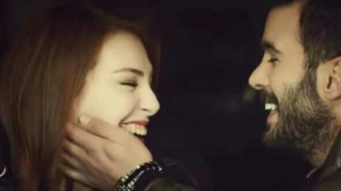 Do You love listening To Romantic love music videos?