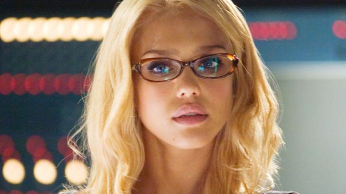 Who looks prettier or better as a blonde - Jessica Alba or Angelina Jolie?