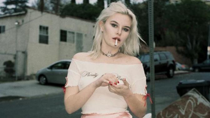 Who's Prettier, Grace or Mae McKagan?