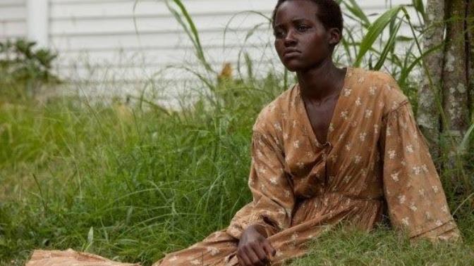 My bestfriend have an inferiority complex with because of her skin color. how can I help her?